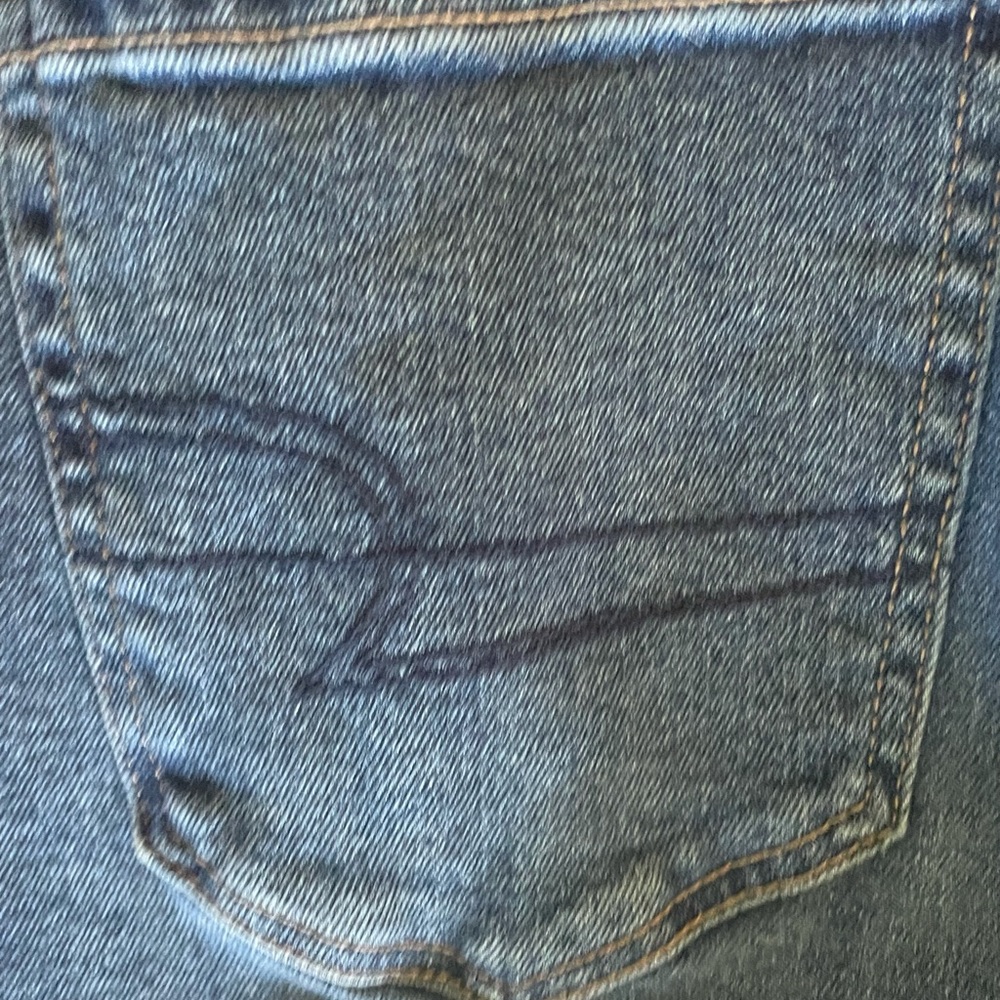 American Eagle light wash high waist mom denim blue jean size 6 - Picture 8 of 11